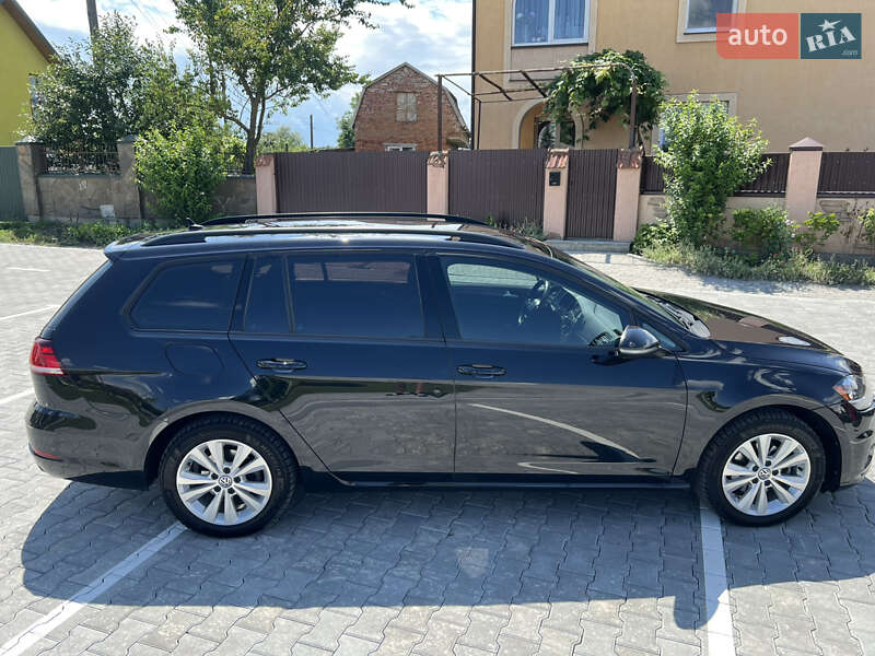 Универсал Volkswagen Golf 2019 в Львове