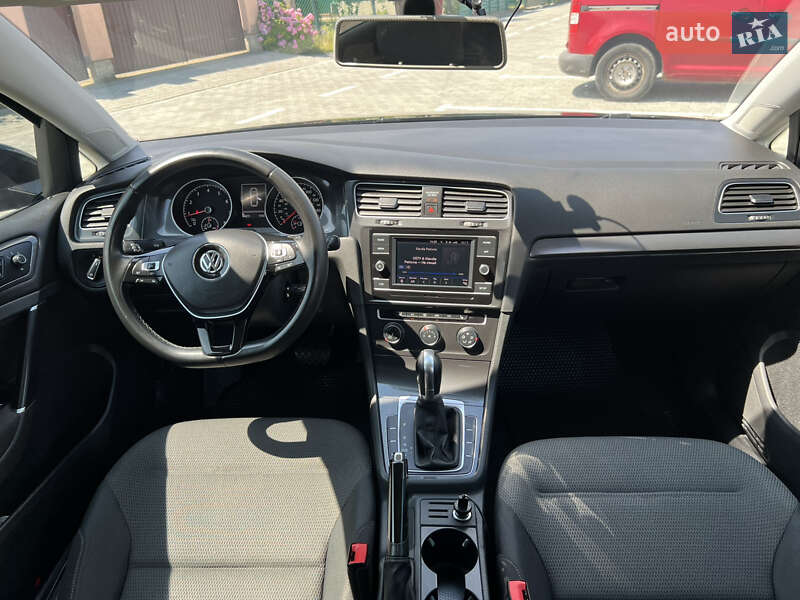 Универсал Volkswagen Golf 2019 в Львове