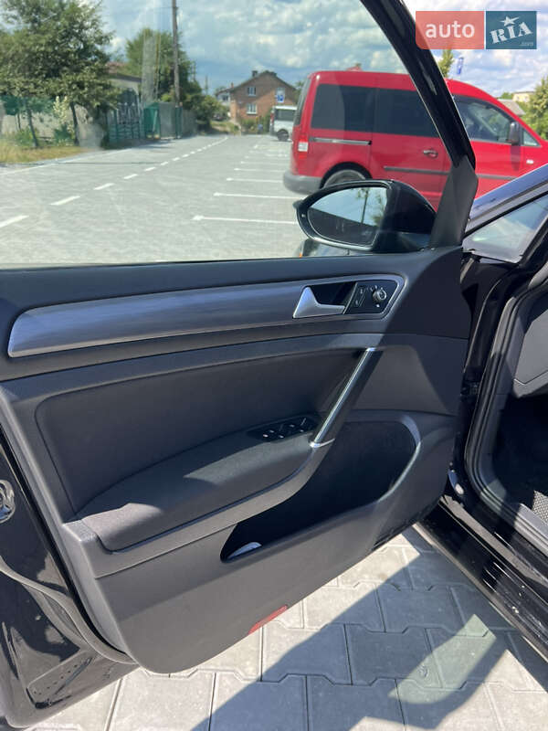 Универсал Volkswagen Golf 2019 в Львове