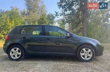 Хэтчбек Volkswagen Golf 2004 в Полтаве