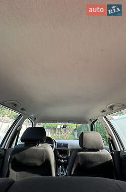 Хэтчбек Volkswagen Golf 2001 в 