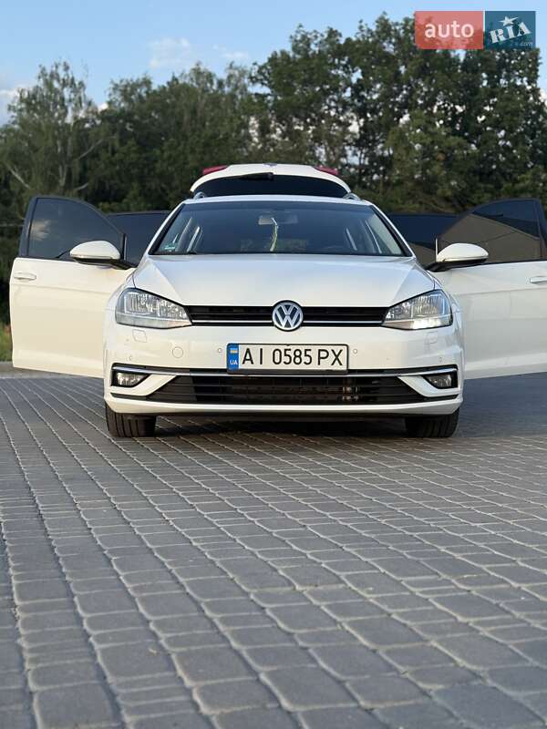 Універсал Volkswagen Golf 2018 в Києві