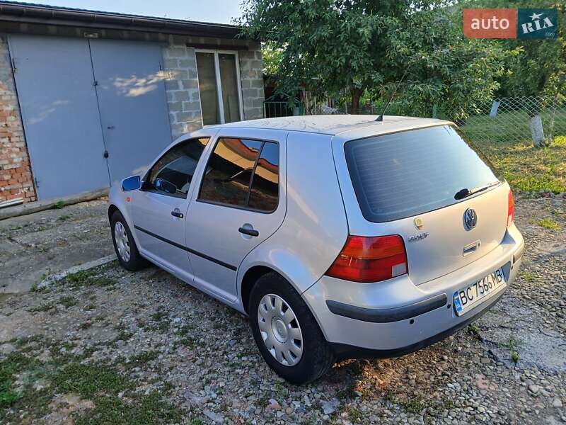 Хэтчбек Volkswagen Golf 1998 в Стрые