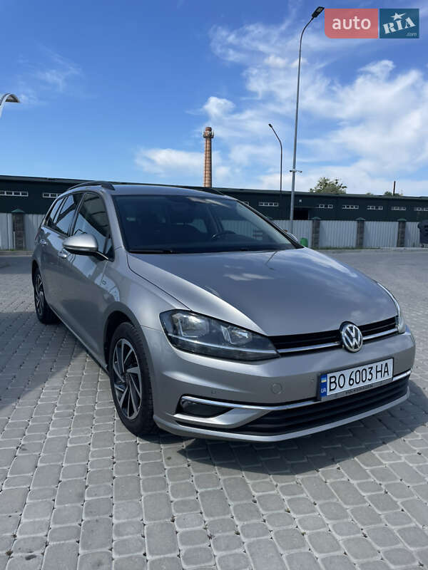 Универсал Volkswagen Golf 2018 в Тернополе
