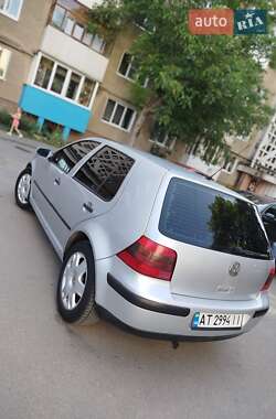 Хетчбек Volkswagen Golf 2001 в 