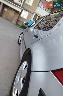 Хетчбек Volkswagen Golf 2001 в 