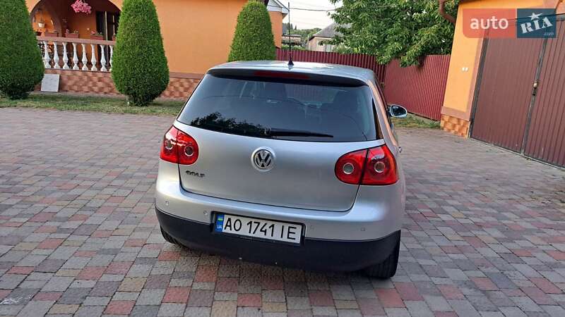 Хэтчбек Volkswagen Golf 2008 в Мукачево