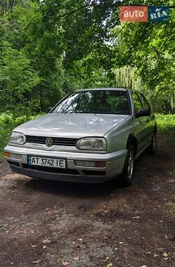Хэтчбек Volkswagen Golf 1997 в Рогатине