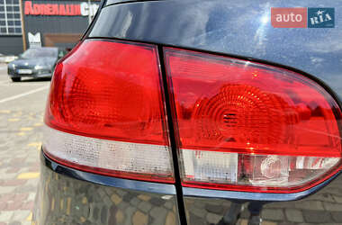 Хэтчбек Volkswagen Golf 2009 в 