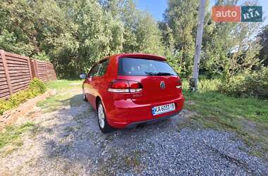 Хетчбек Volkswagen Golf 2011 в 