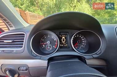 Хетчбек Volkswagen Golf 2011 в 