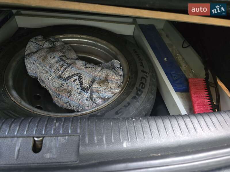 Хэтчбек Volkswagen Golf 2005 в Одессе