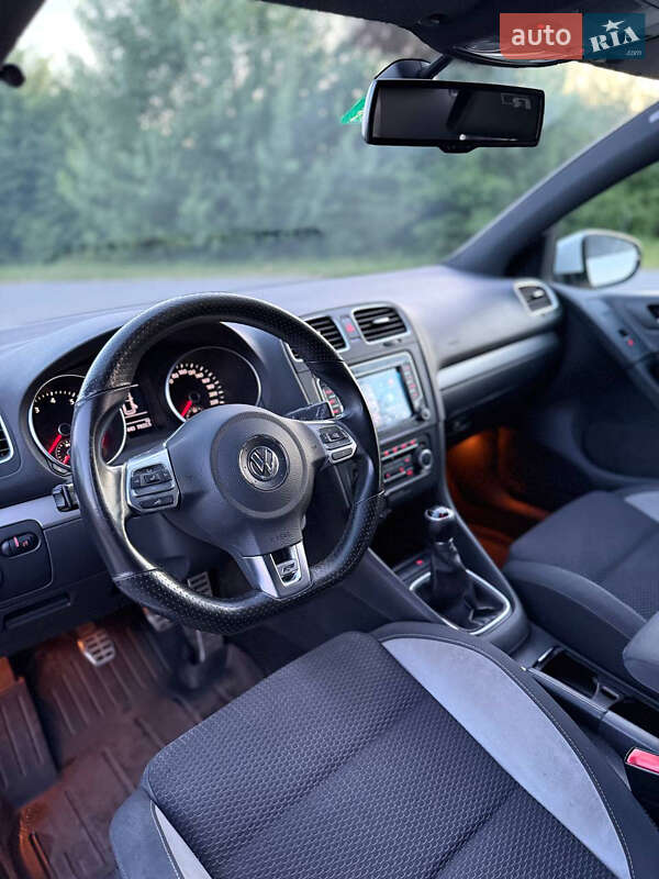 Хэтчбек Volkswagen Golf 2010 в Староконстантинове