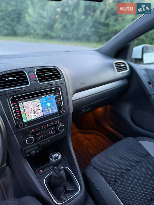 Хэтчбек Volkswagen Golf 2010 в Староконстантинове