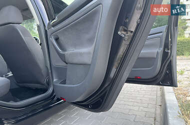 Хетчбек Volkswagen Golf 2009 в 