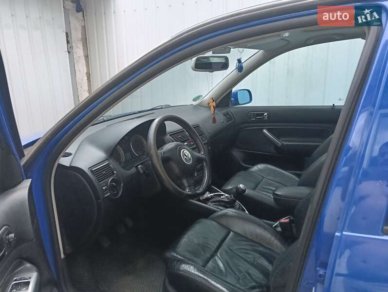 Хетчбек Volkswagen Golf 2001 в Кривому Розі