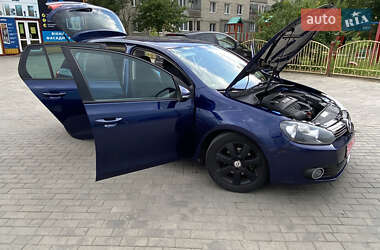 Хетчбек Volkswagen Golf 2010 в Володимирі