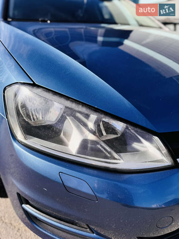 Хетчбек Volkswagen Golf 2012 в Одесі