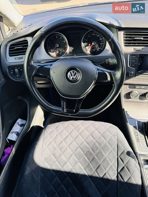 Хетчбек Volkswagen Golf 2012 в Одесі