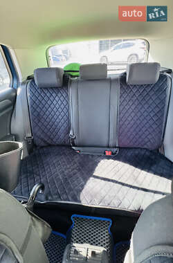 Хэтчбек Volkswagen Golf 2012 в 