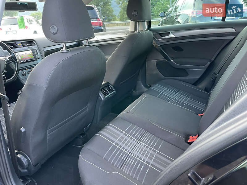 Хэтчбек Volkswagen Golf 2016 в Хусте