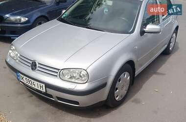 Хетчбек Volkswagen Golf 2003 в 