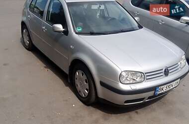 Хетчбек Volkswagen Golf 2003 в 