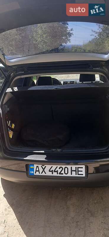 Хэтчбек Volkswagen Golf 2006 в Славянске