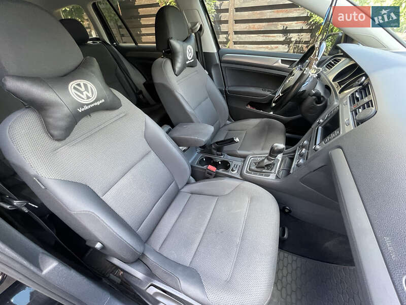 Универсал Volkswagen Golf 2015 в Киеве