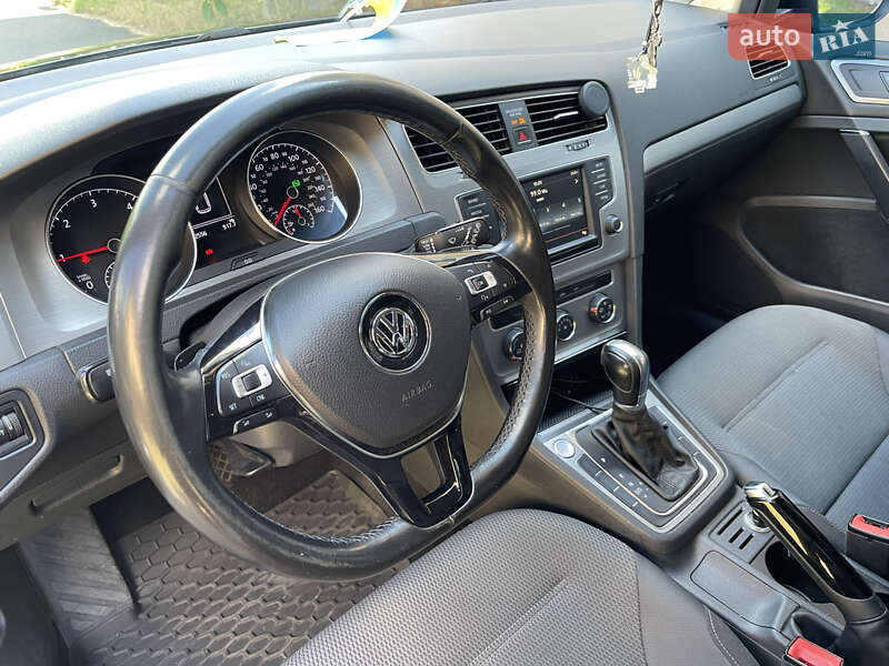 Универсал Volkswagen Golf 2015 в Киеве