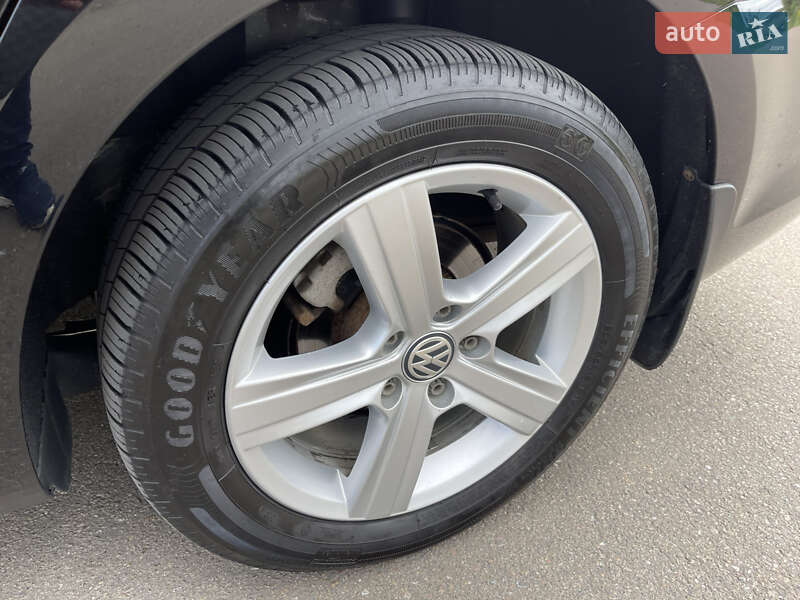 Универсал Volkswagen Golf 2015 в Киеве