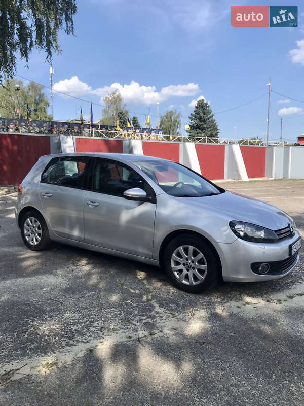 Хетчбек Volkswagen Golf 2009 в Валках