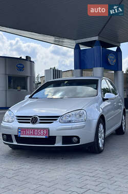 Хетчбек Volkswagen Golf 2008 в Сарнах