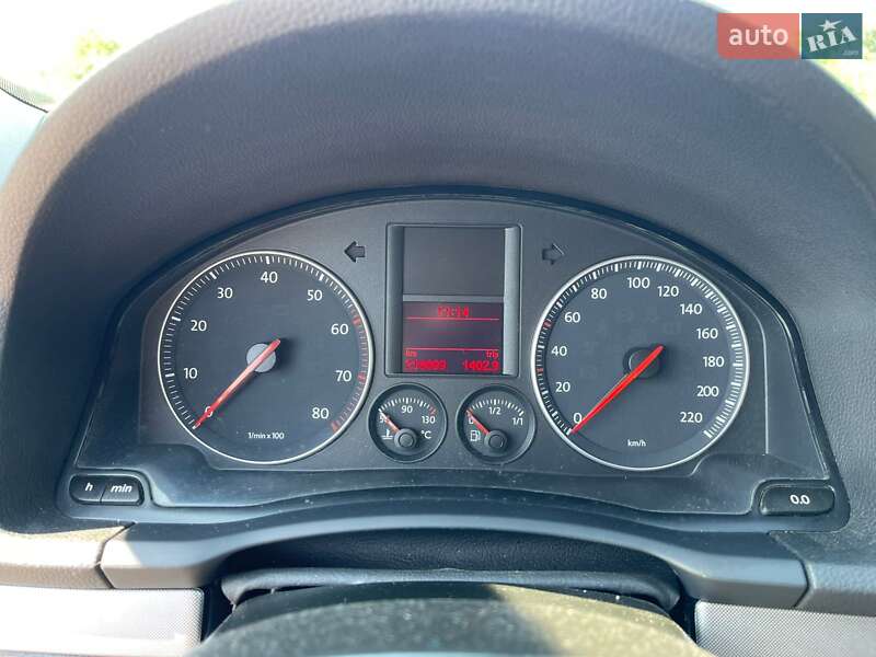 Хэтчбек Volkswagen Golf 2006 в Ужгороде