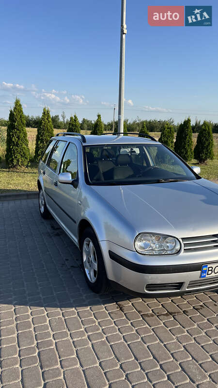 Універсал Volkswagen Golf 2001 в Городку