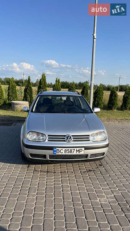 Універсал Volkswagen Golf 2001 в Городку