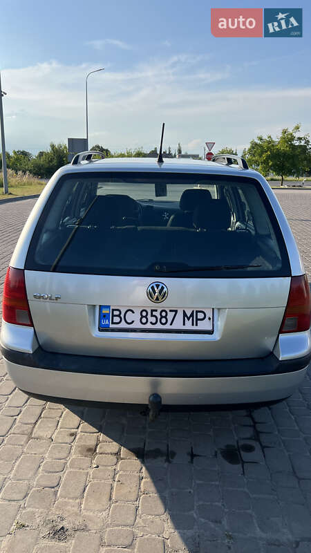 Універсал Volkswagen Golf 2001 в Городку