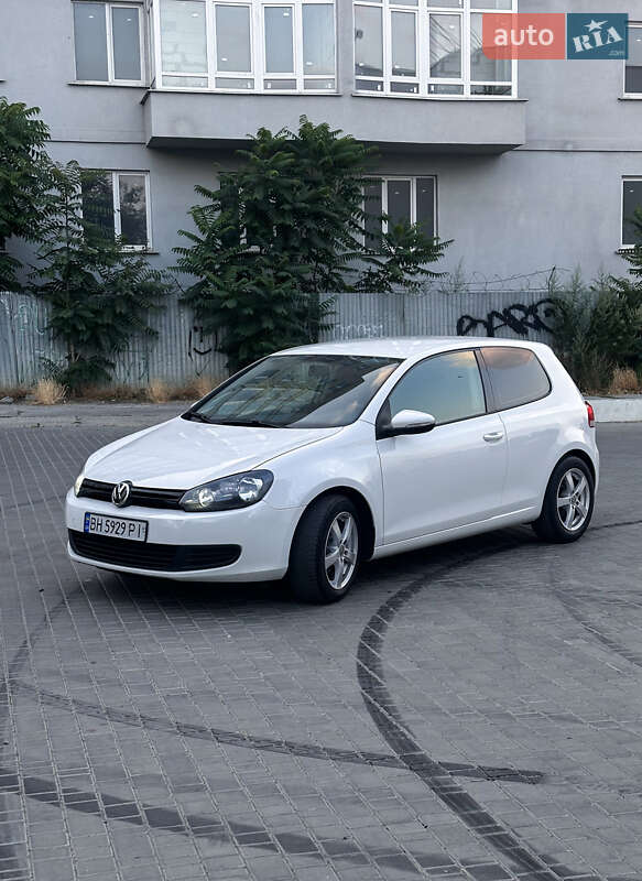 Хэтчбек Volkswagen Golf 2009 в Одессе