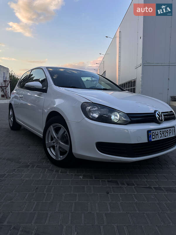 Хэтчбек Volkswagen Golf 2009 в Одессе