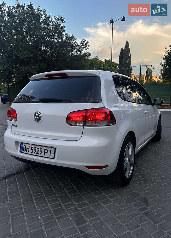 Хэтчбек Volkswagen Golf 2009 в Одессе