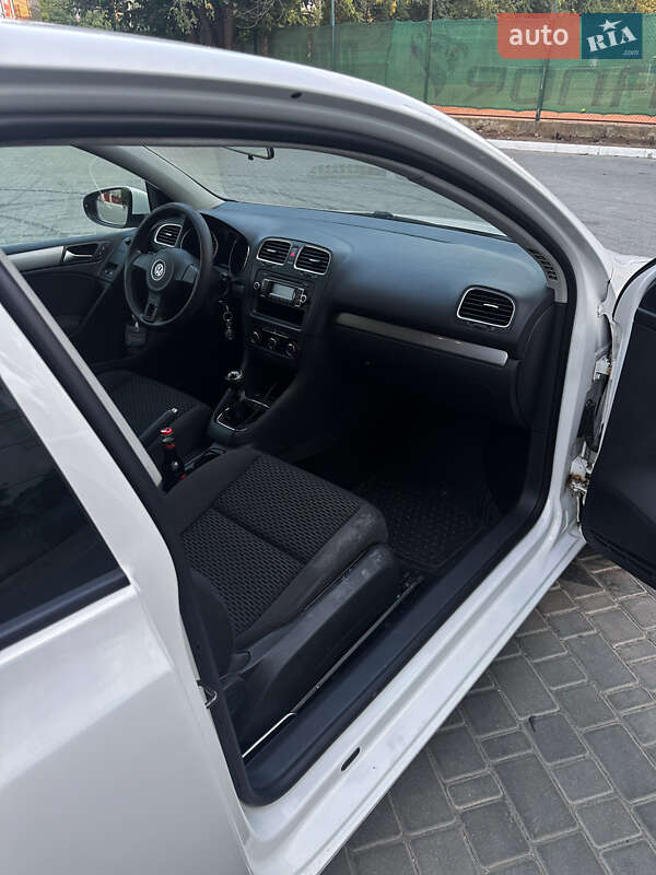 Хэтчбек Volkswagen Golf 2009 в Одессе