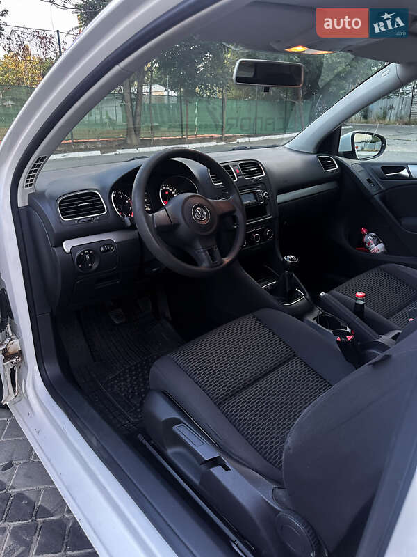 Хэтчбек Volkswagen Golf 2009 в Одессе