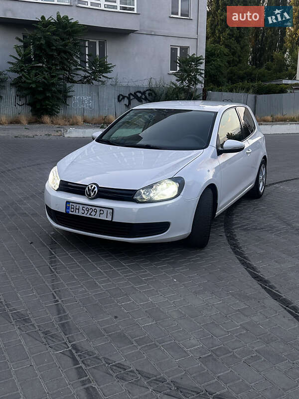 Хэтчбек Volkswagen Golf 2009 в Одессе