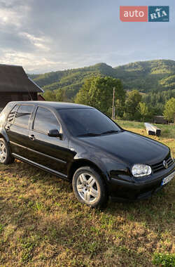 Хэтчбек Volkswagen Golf 2000 в Косове