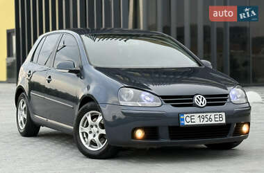 Хэтчбек Volkswagen Golf 2004 в Черновцах