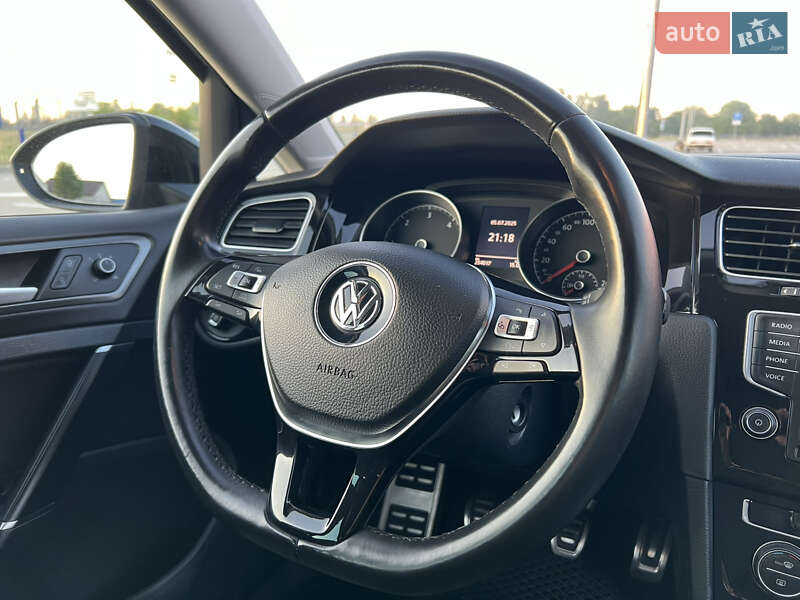 Універсал Volkswagen Golf 2016 в Луцьку