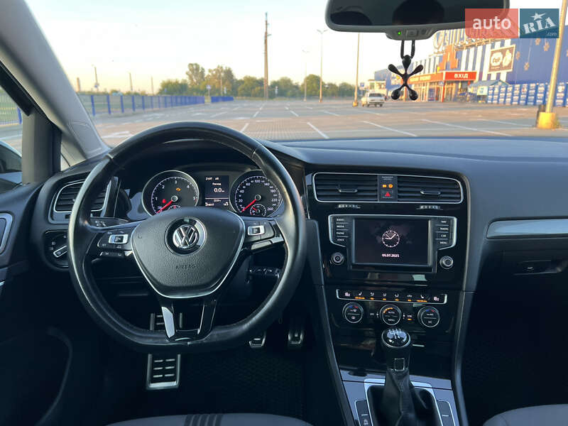 Універсал Volkswagen Golf 2016 в Луцьку