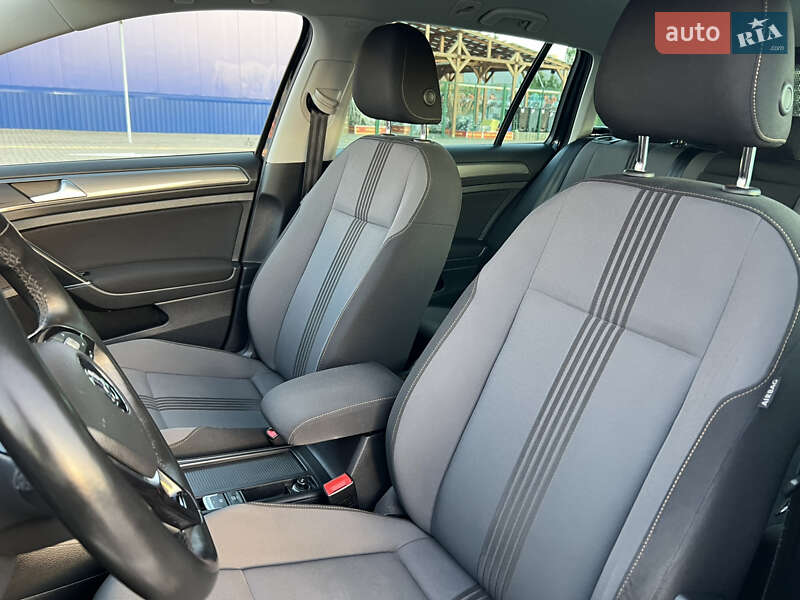 Універсал Volkswagen Golf 2016 в Луцьку