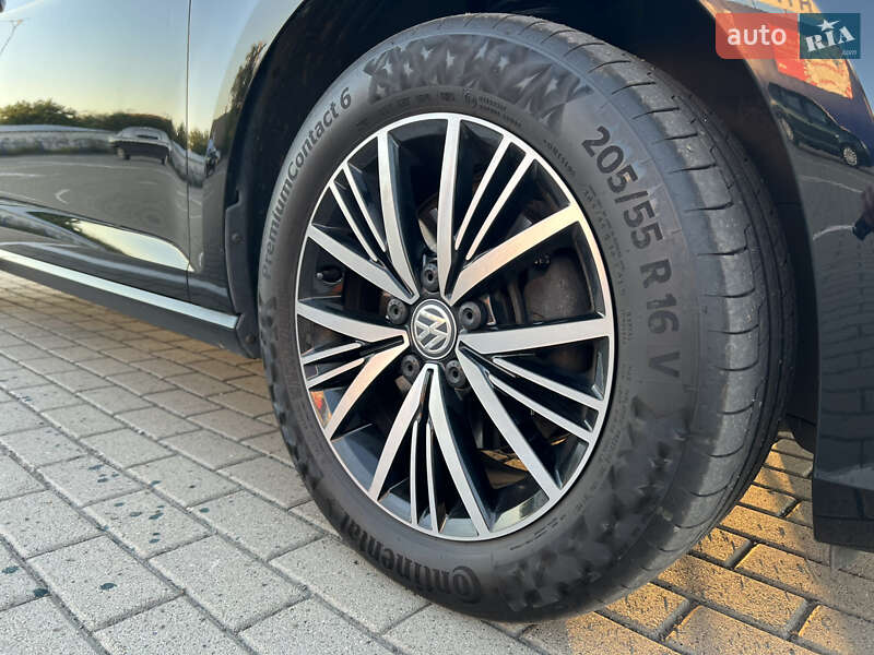 Універсал Volkswagen Golf 2016 в Луцьку