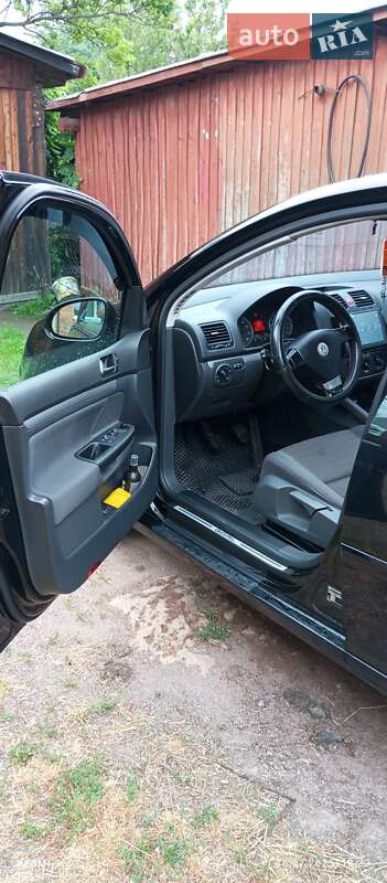 Хетчбек Volkswagen Golf 2006 в Коростені